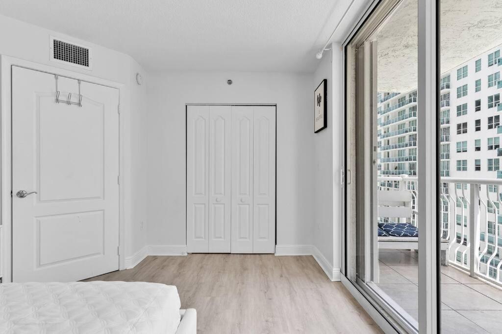 Ferienwohnung Modern 2/2 With Beautiful Ocean And Brickell Views Miami Exterior foto